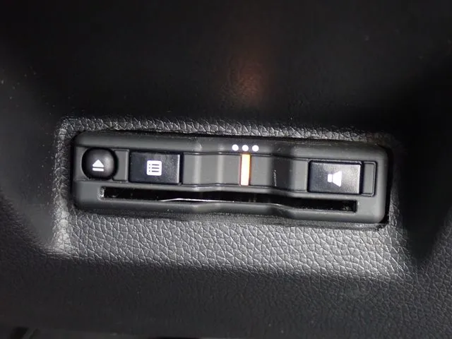 ホンダ　シャトル　ハイブリッド　４ＷＤ