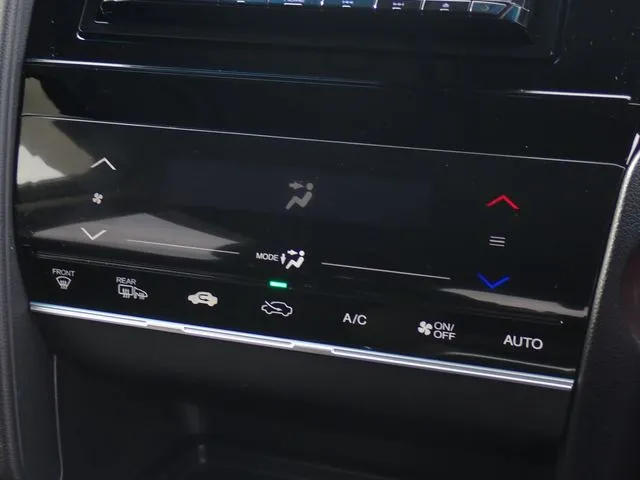 ホンダ　シャトル　ハイブリッド　４ＷＤ