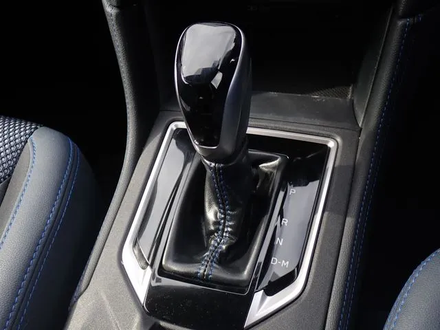 SUBARU XV ハイブリッド(スバル)の車両写真