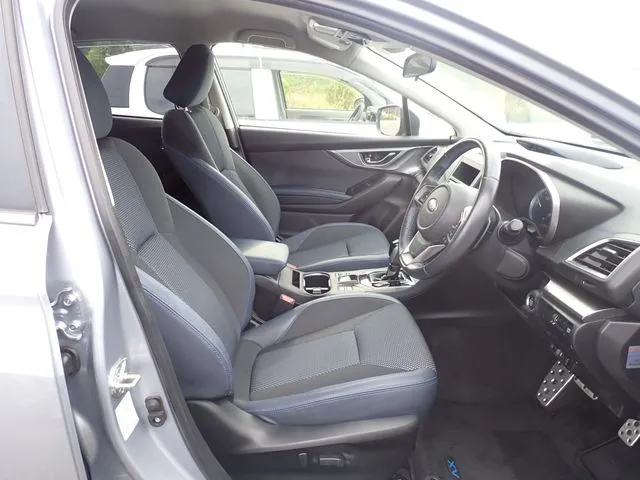 SUBARU XV ハイブリッド(スバル)の車両写真