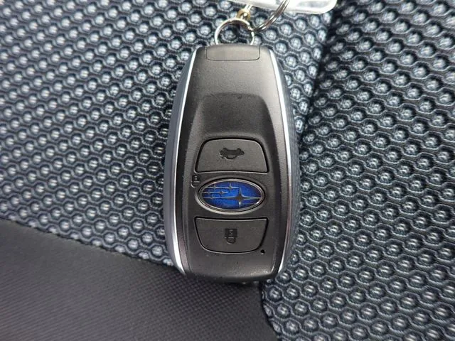 SUBARU XV ハイブリッド(スバル)の車両写真