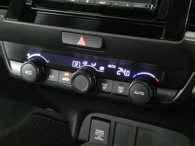 ホンダ　フィット　ｅ：ＨＥＶ