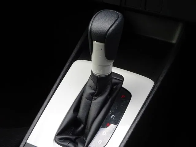 フィット　ｅ：ＨＥＶ（ホンダ）の車両写真