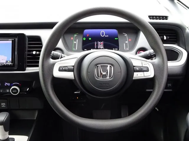 フィット　ｅ：ＨＥＶ（ホンダ）の車両写真