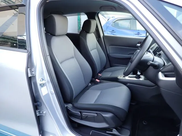 フィット　ｅ：ＨＥＶ（ホンダ）の車両写真