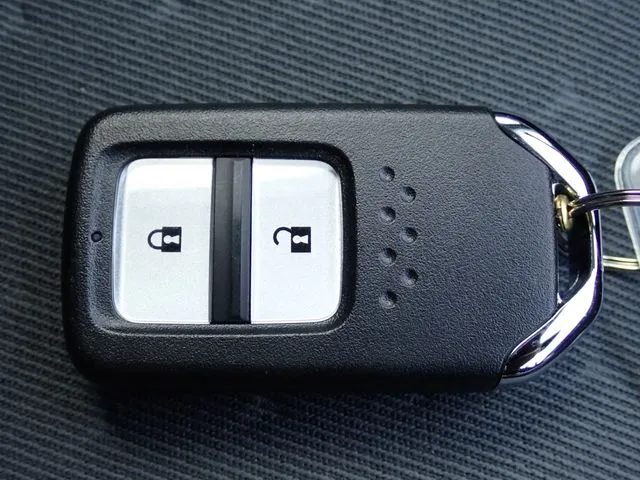 フィット　ｅ：ＨＥＶ（ホンダ）の車両写真