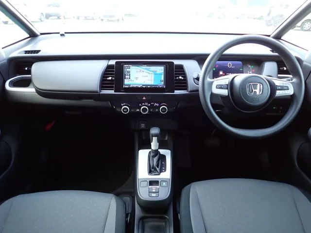 フィット　ｅ：ＨＥＶ（ホンダ）の車両写真