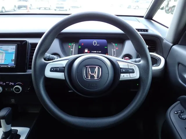 フィット　ｅ：ＨＥＶ（ホンダ）の車両写真