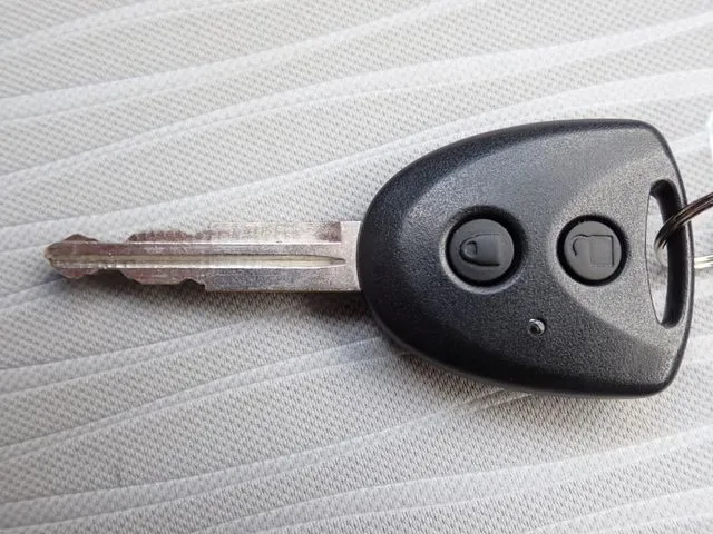 ミラ イース(ダイハツ)の車両写真