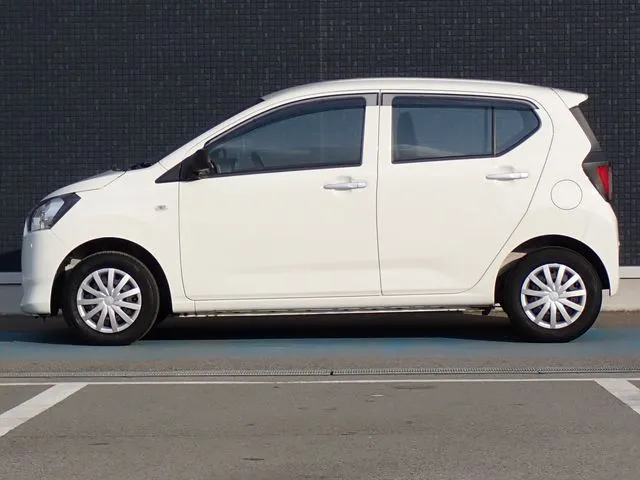 ミラ イース(ダイハツ)の車両写真