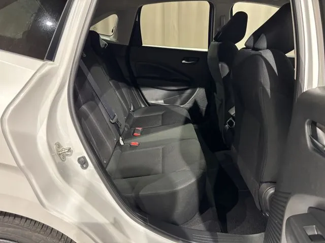 ニッサン　ノート　４ＷＤ