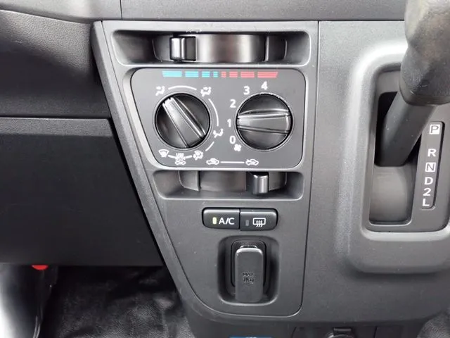 ハイゼットカーゴ（ダイハツ）の車両写真