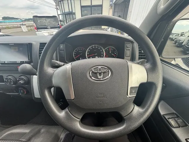 トヨタ ハイエースバン 1.25t 2WD