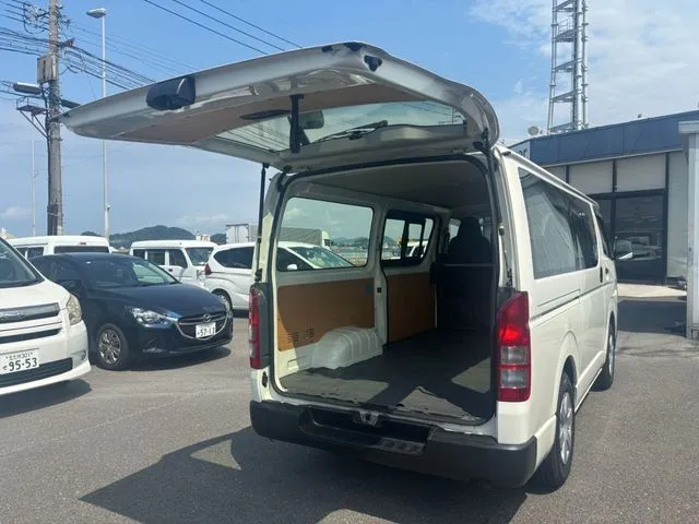 トヨタ ハイエースバン 1.25t 2WD
