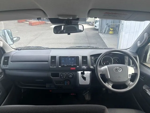 トヨタ ハイエースバン 1.25t 2WD