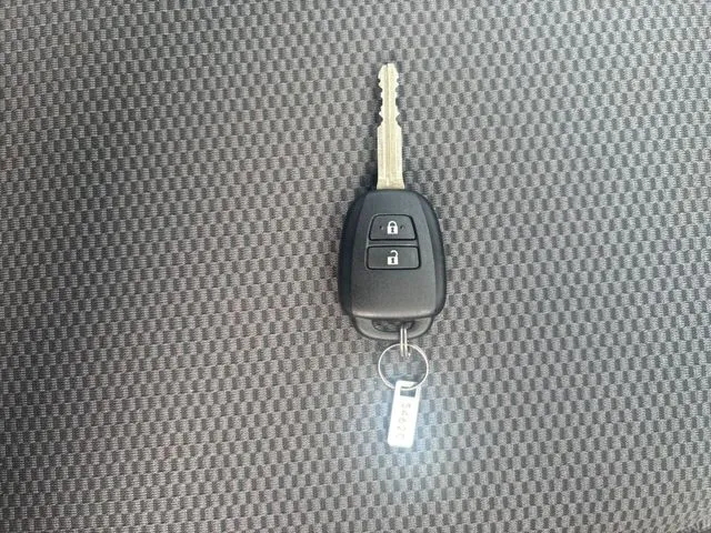 トヨタ ハイエースバン 1.25t 2WD