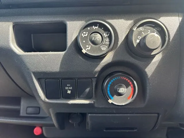 トヨタ ハイエースバン 4WD