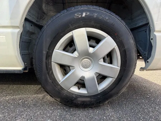 トヨタ ハイエースバン 4WD