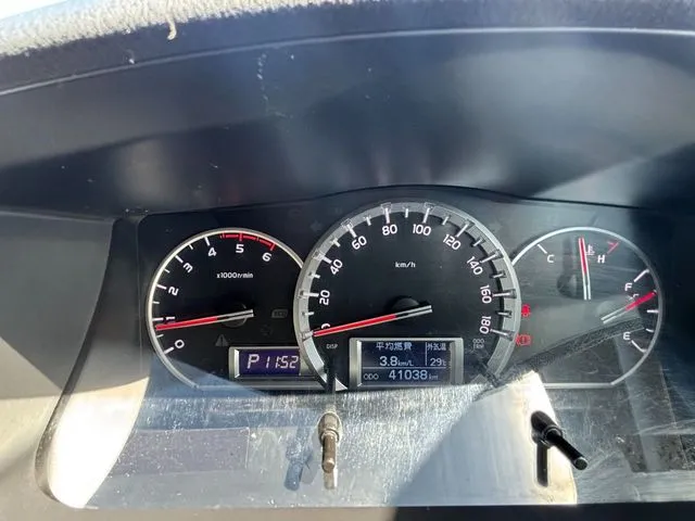 トヨタ ハイエースバン 4WD