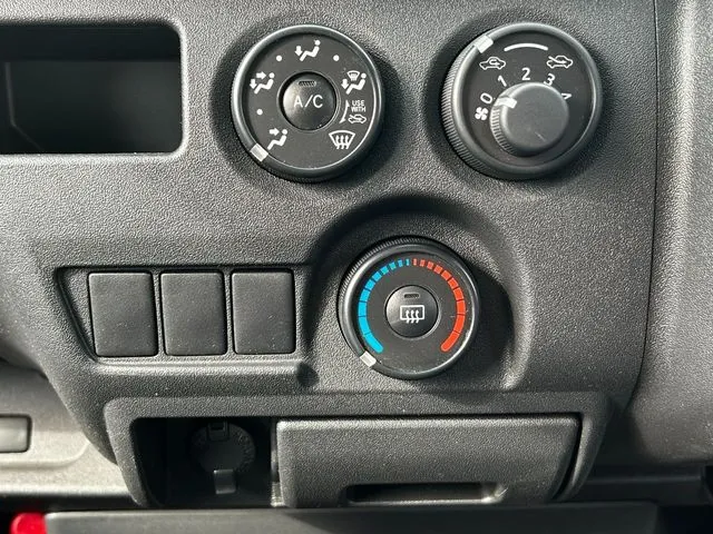 トヨタ ハイエースバン 1.25t 2WD