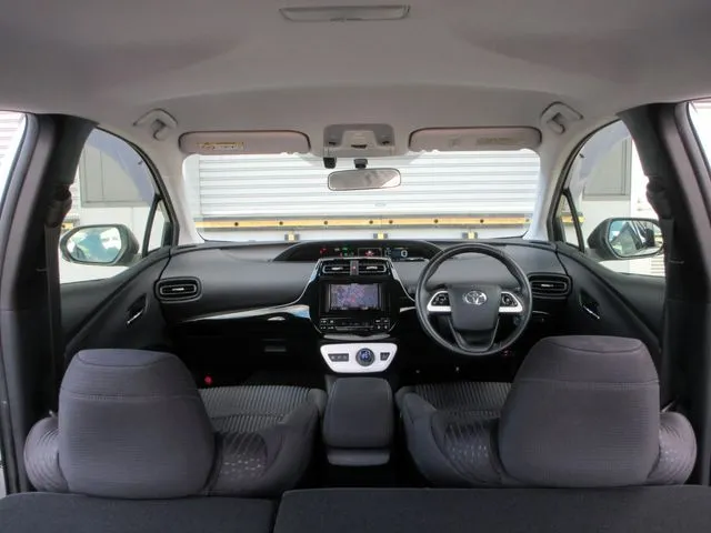 トヨタ プリウス