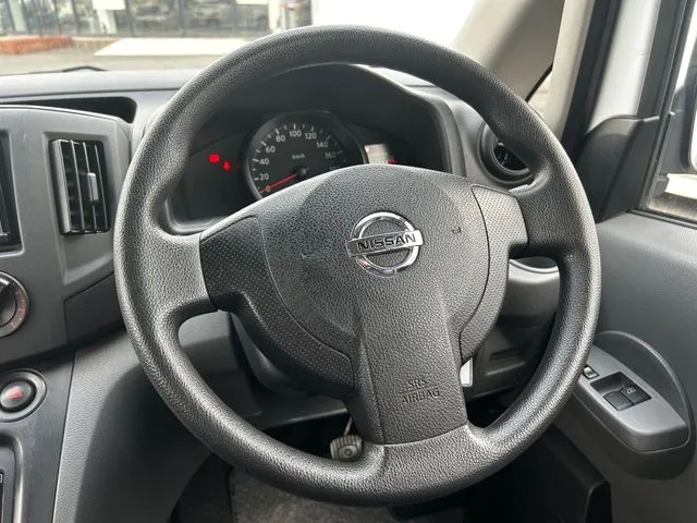 ＮＶ２００バネットバン（ニッサン）の車両写真