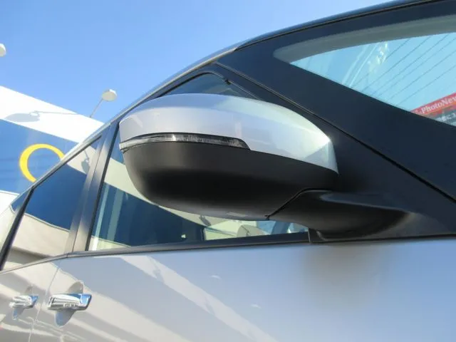 ニッサン　セレナ　４ＷＤ