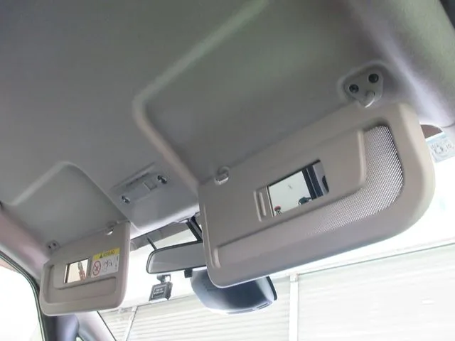 ニッサン　セレナ　４ＷＤ