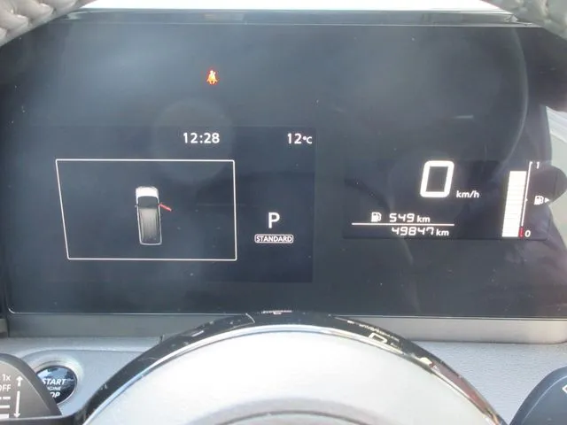 ニッサン セレナ 4WD