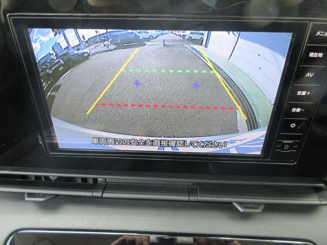 ニッサン セレナ 4WD