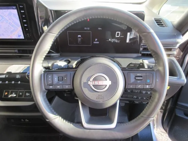 セレナ　４ＷＤ（ニッサン）の車両写真