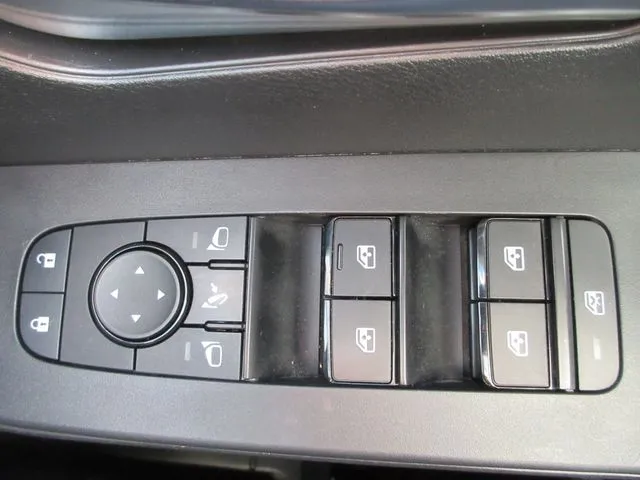 セレナ　４ＷＤ（ニッサン）の車両写真