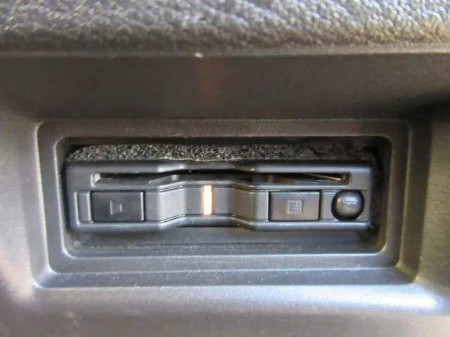 セレナ　４ＷＤ（ニッサン）の車両写真