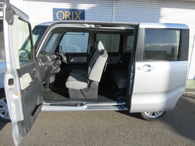 タント 4WD(ダイハツ)の車両写真