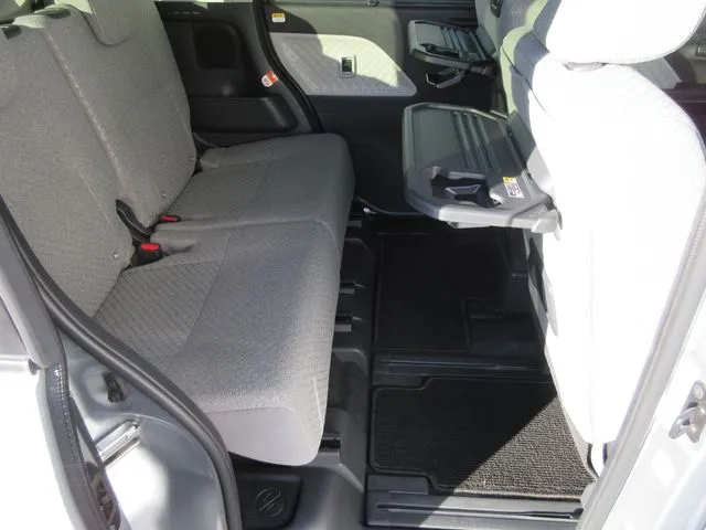 タント 4WD(ダイハツ)の車両写真