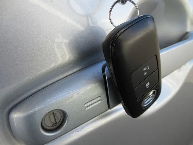 タント 4WD(ダイハツ)の車両写真