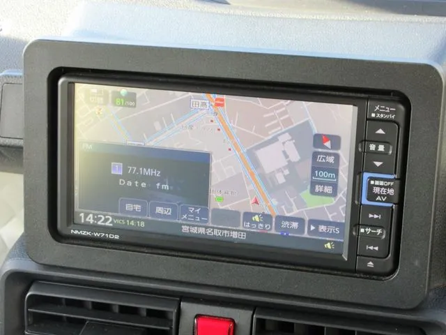 タント 4WD(ダイハツ)の車両写真