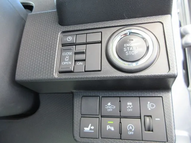 タント 4WD(ダイハツ)の車両写真