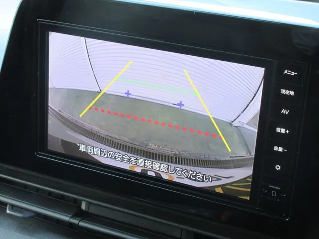 ニッサン　セレナ　４ＷＤ