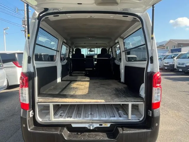 ＮＶ３５０キャラバン　１．２５ｔ（ニッサン）の車両写真