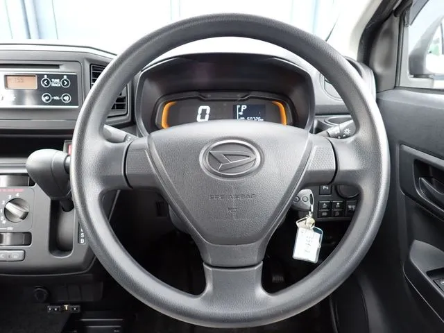 ミラ　イース（ダイハツ）の車両写真