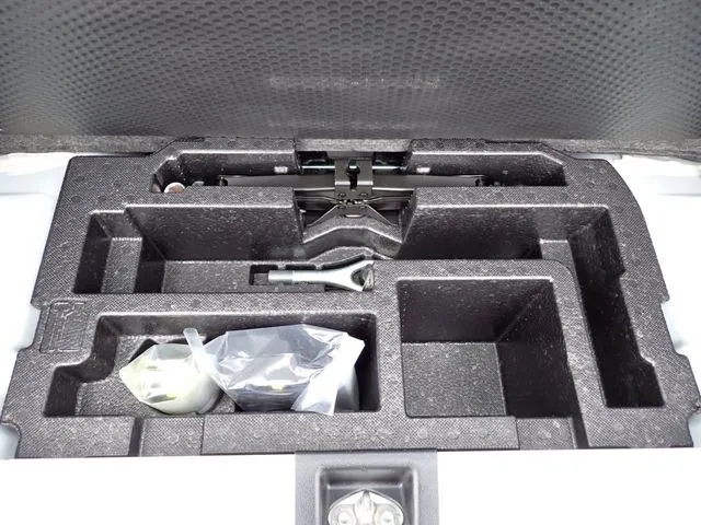 ミラ　イース（ダイハツ）の車両写真