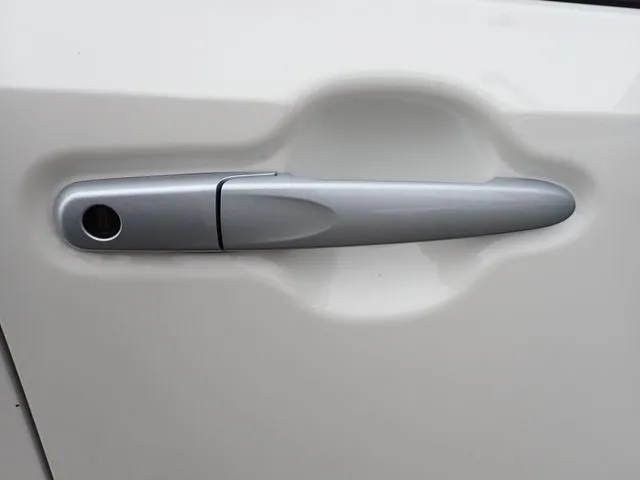 ミラ　イース（ダイハツ）の車両写真