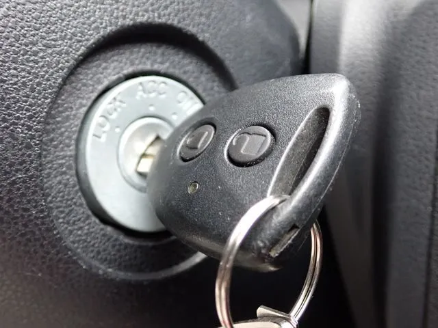 ミラ　イース（ダイハツ）の車両写真