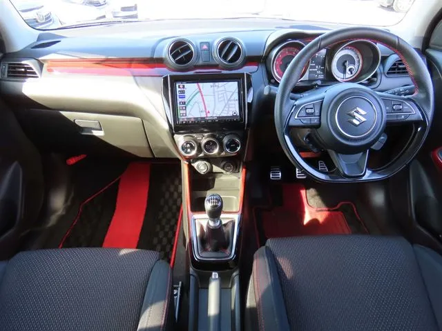 スズキ　スイフト