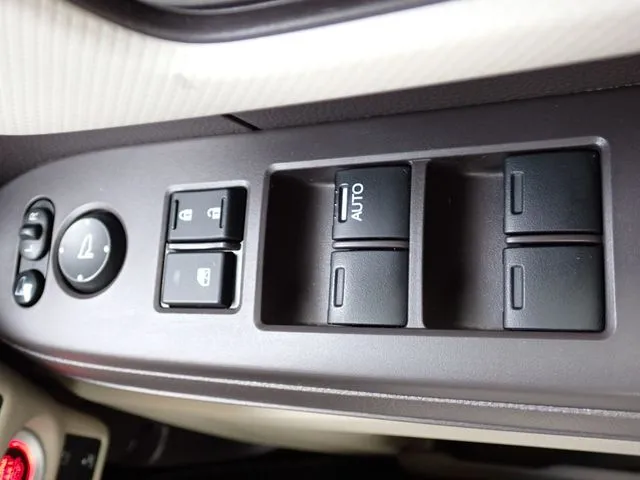 N BOX(ホンダ)の車両写真