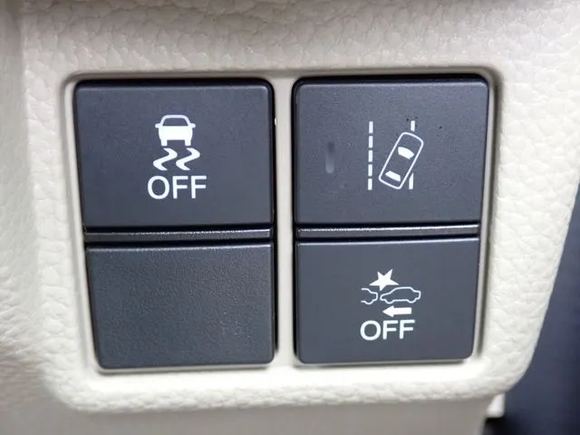 N BOX(ホンダ)の車両写真