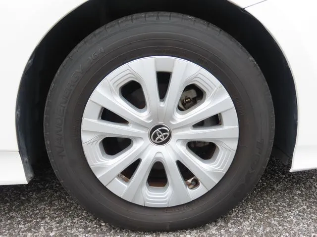 プリウス（トヨタ）の車両写真