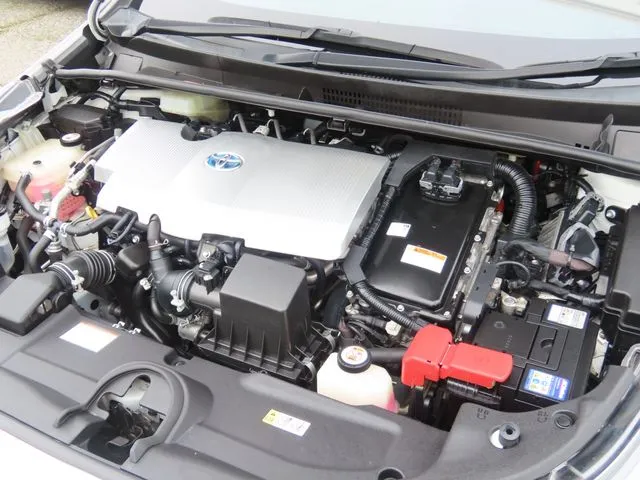 プリウス（トヨタ）の車両写真