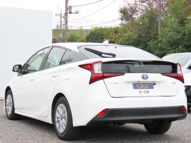 プリウス（トヨタ）の車両写真